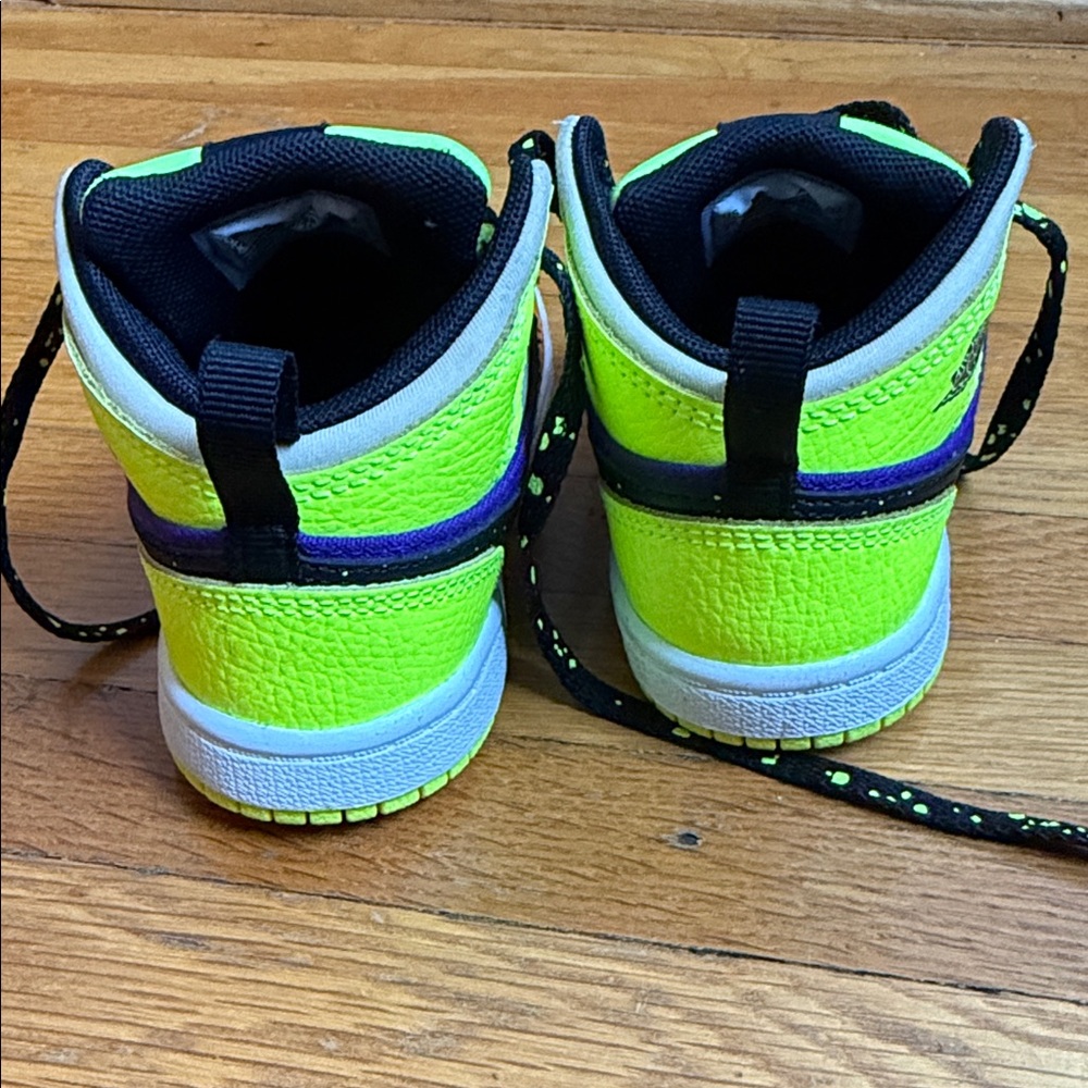 Jordan 1 high top Athletic Shoes - Picture 4 of 6
